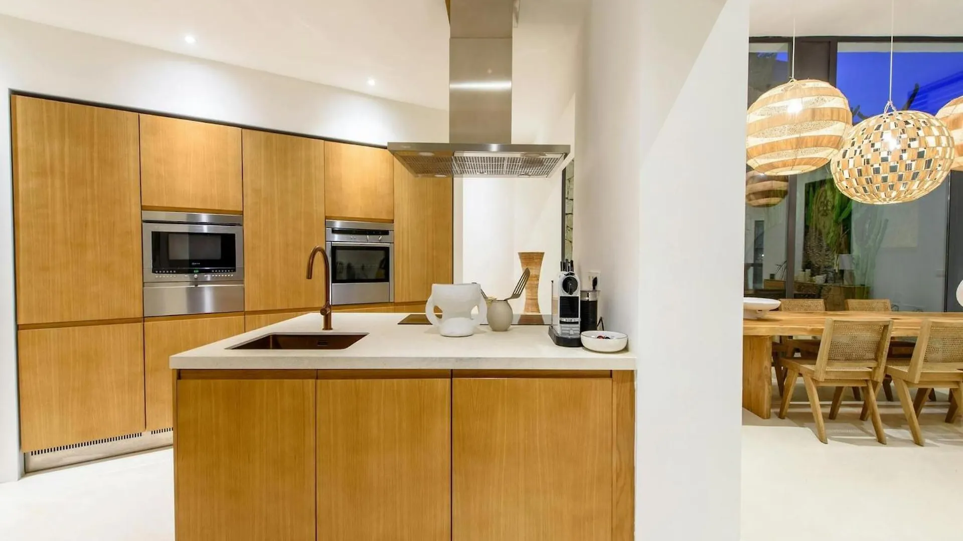 Modern Villa In Santa Eulalia كالا يونغا