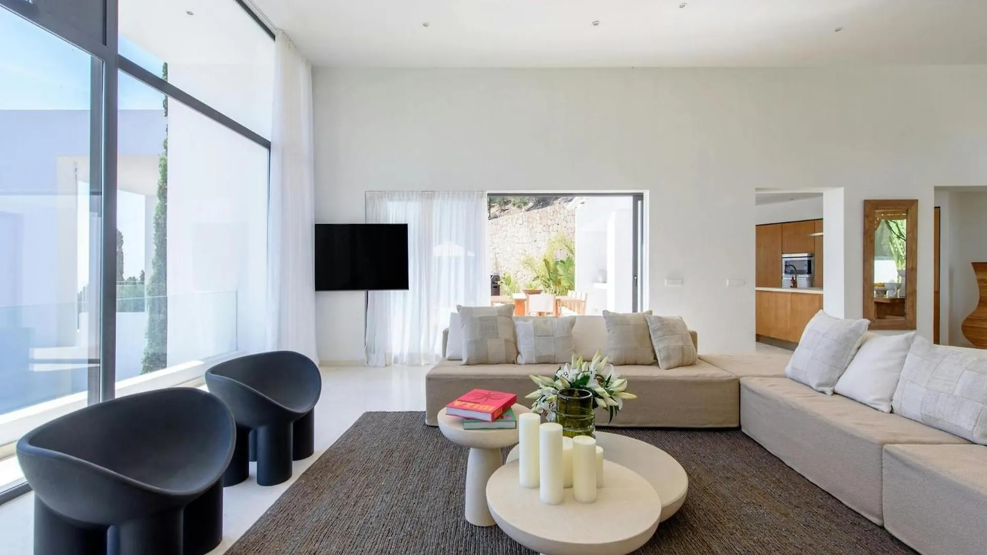 Modern Villa In Santa Eulalia 卡拉隆加