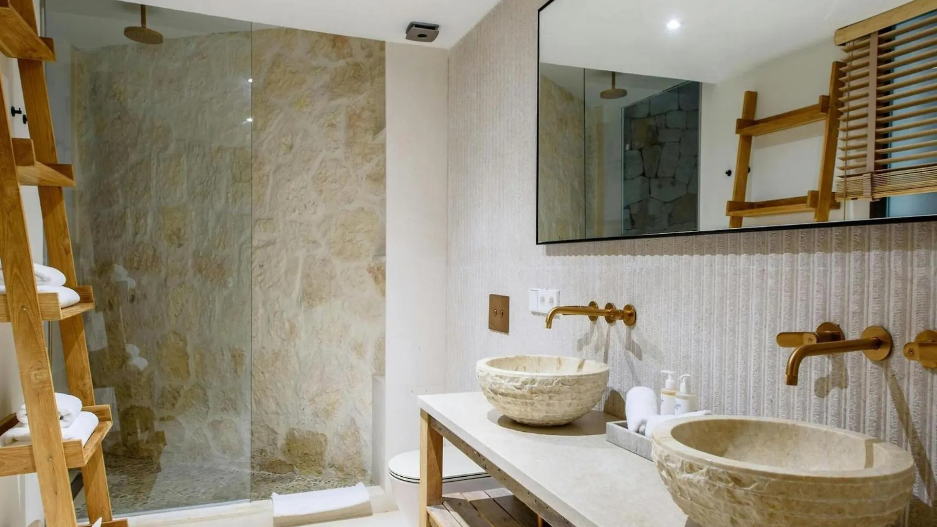 Modern Villa In Santa Eulalia كالا يونغا
