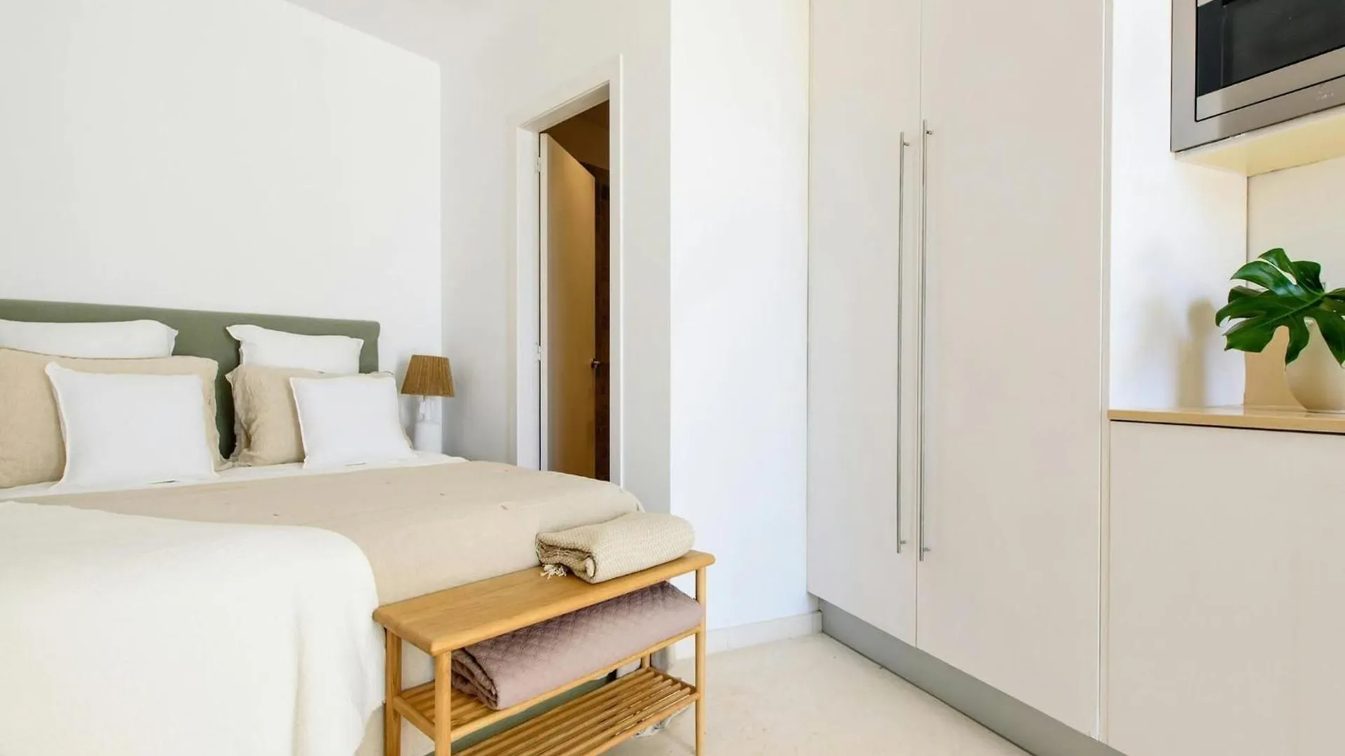 Modern Villa In Santa Eulalia 卡拉隆加 西班牙