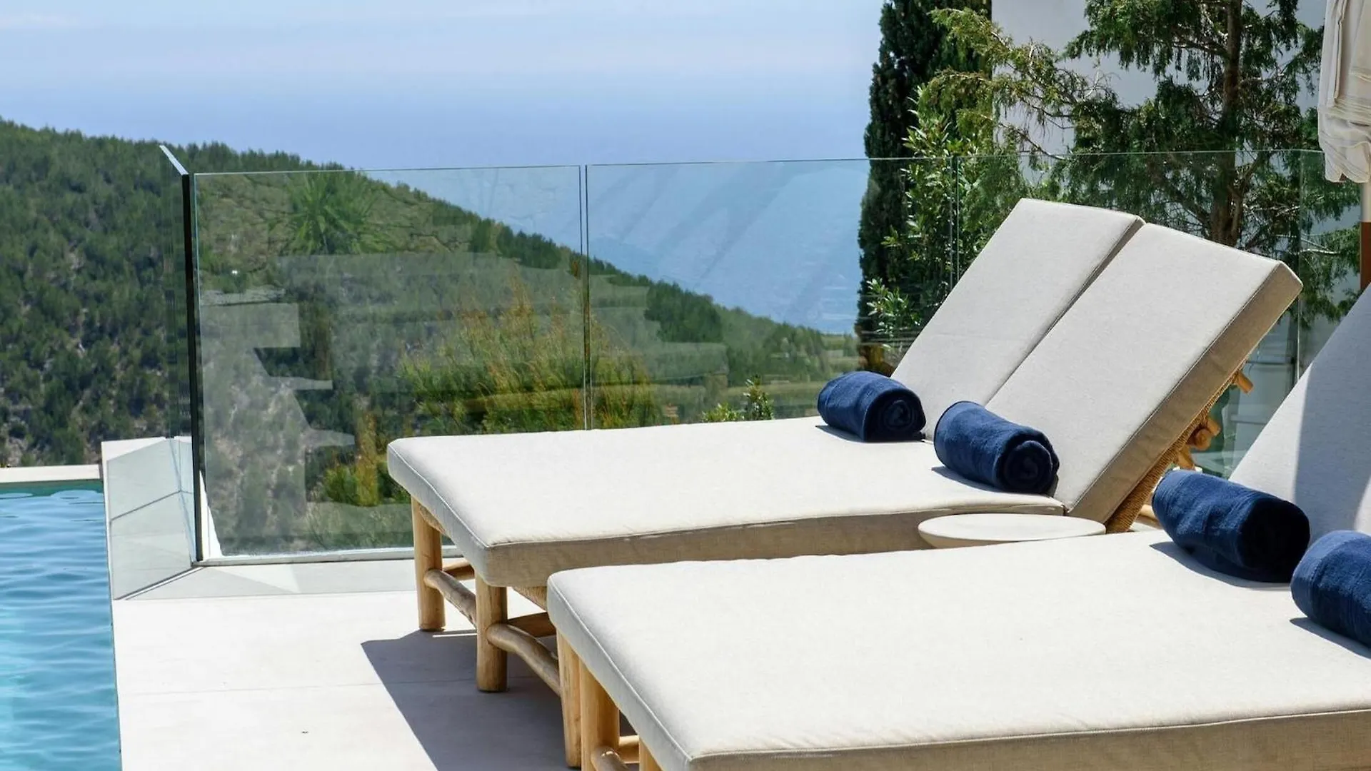 Modern Villa In Santa Eulalia 卡拉隆加