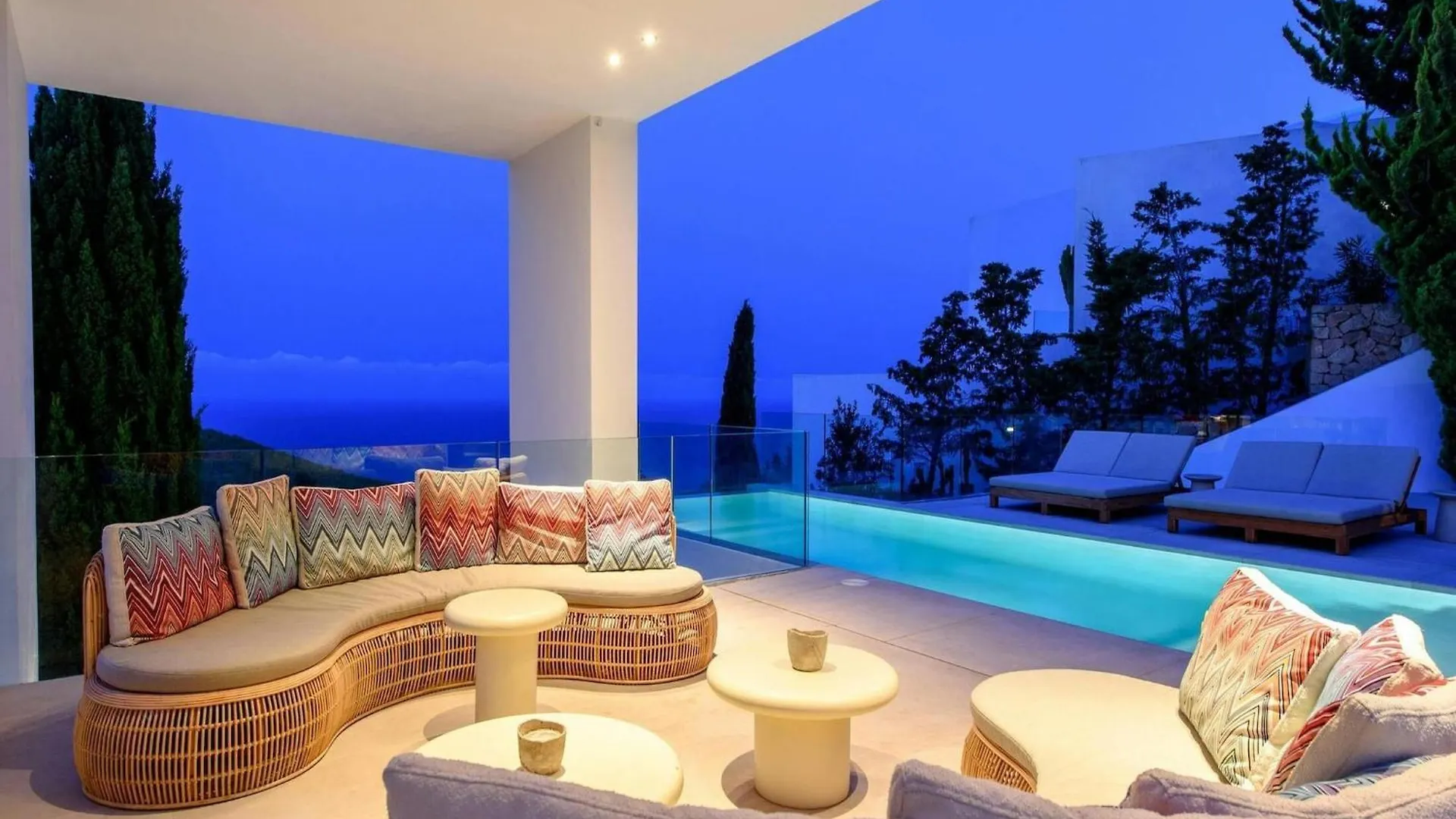 Modern Villa In Santa Eulalia 卡拉隆加 西班牙
